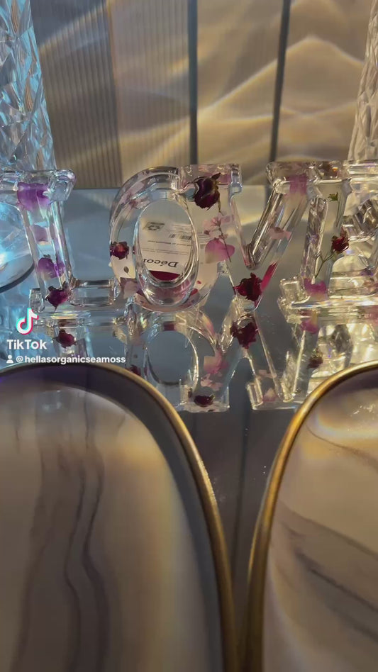 VALENTINE TABLE DECOR SET
